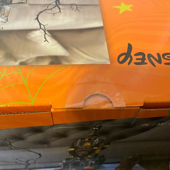 Costco exclusive Disney Halloween 🎃 set - Picture 7 of 14